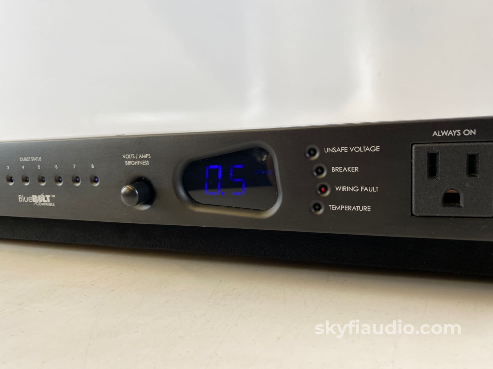 Panamax 4315-Pro Power Conditioner And Controller Bluebolt Capable Included