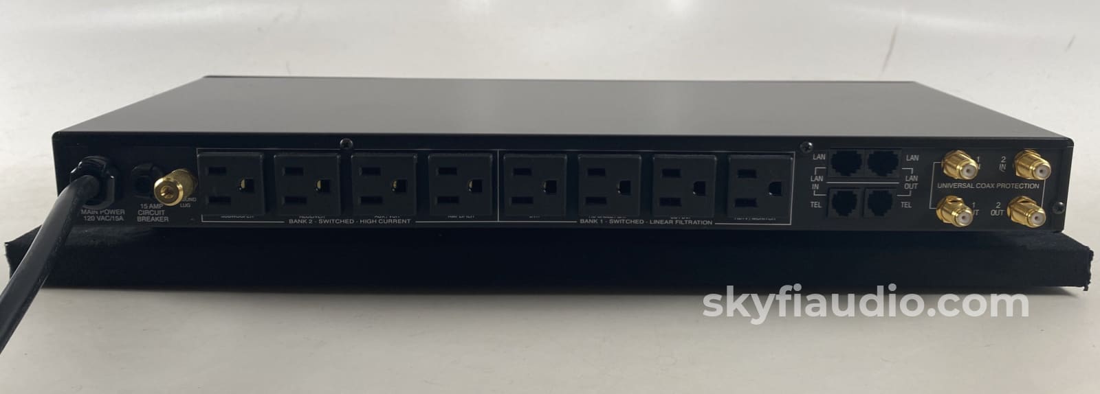 Panamax M4300-Pm A/V Surge Suppressor With Meter Power Conditioner