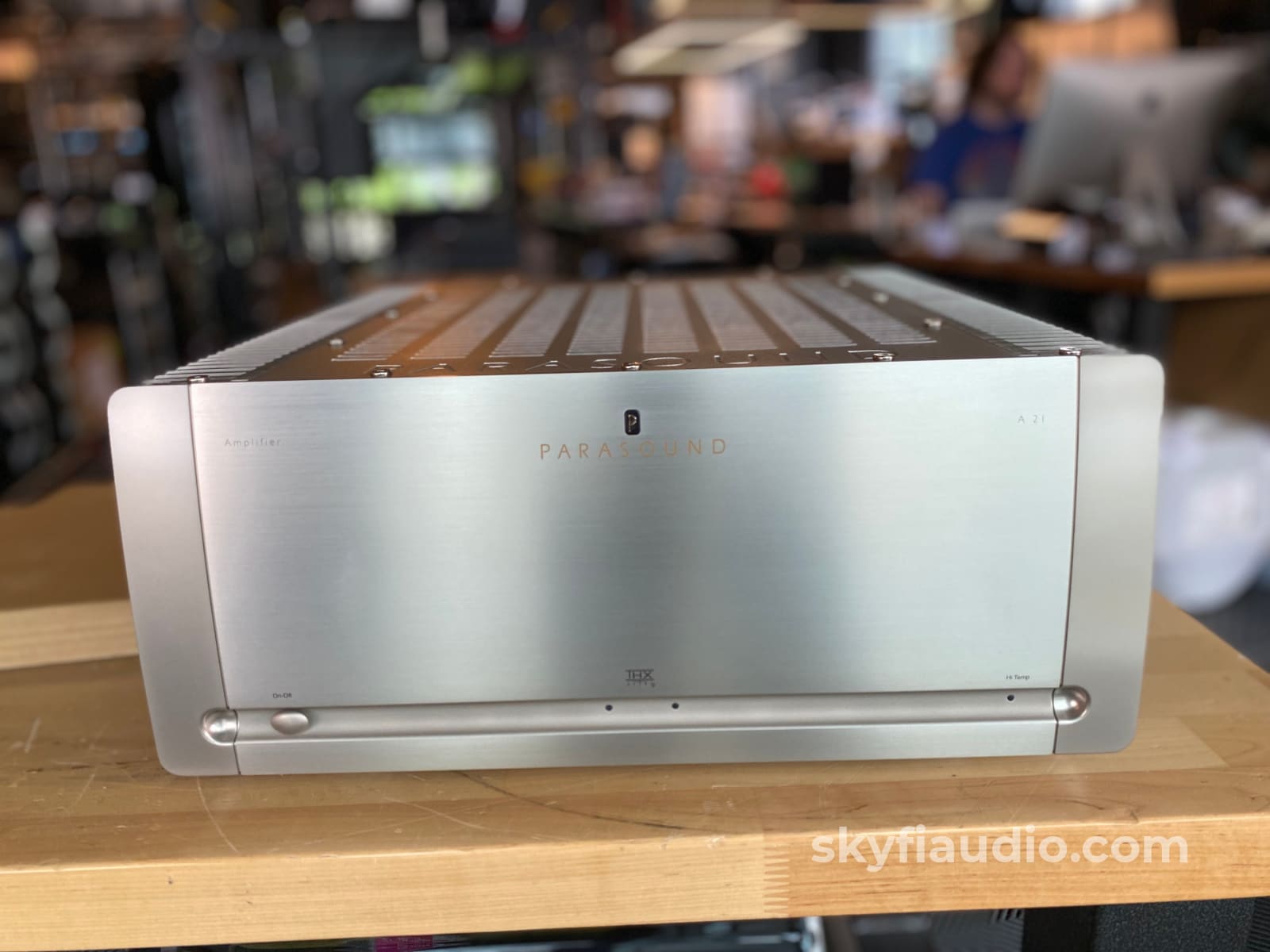 Parasound Halo A21 - Thx Ultra2 Amplifier In Silver John Curl Design