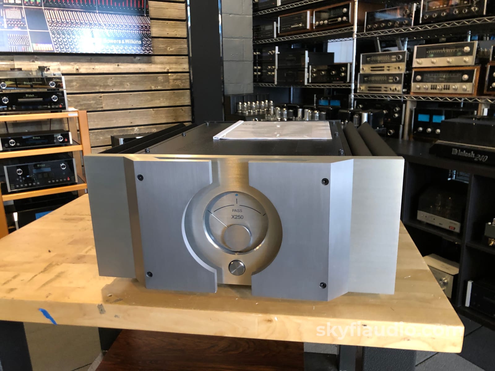 Pass Labs X250 Solid State Amplifier - Like New