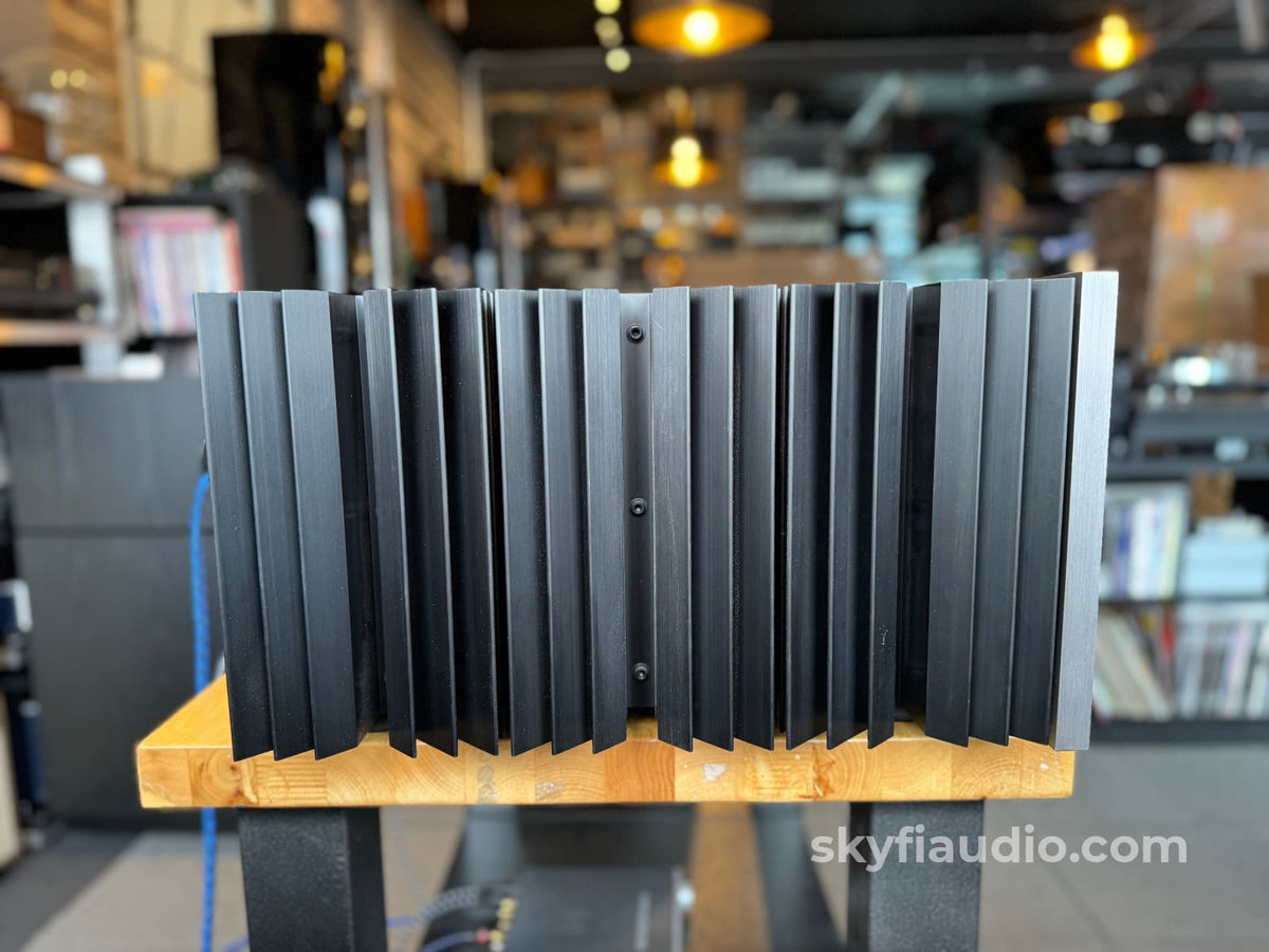 Pass Labs X600 Monoblocks 600W Of Clean Power Amplifier