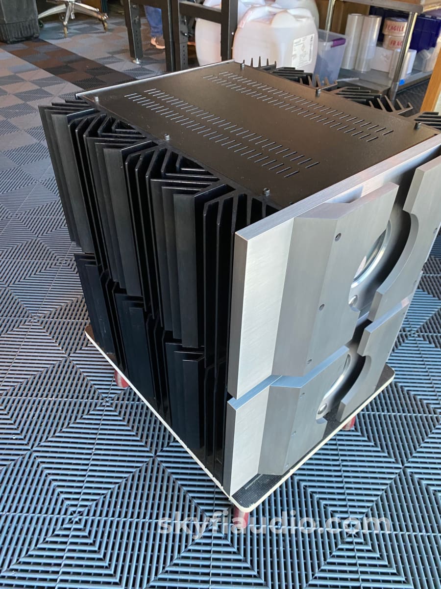 Pass Labs X600 Monoblocks 600W Of Clean Power Amplifier