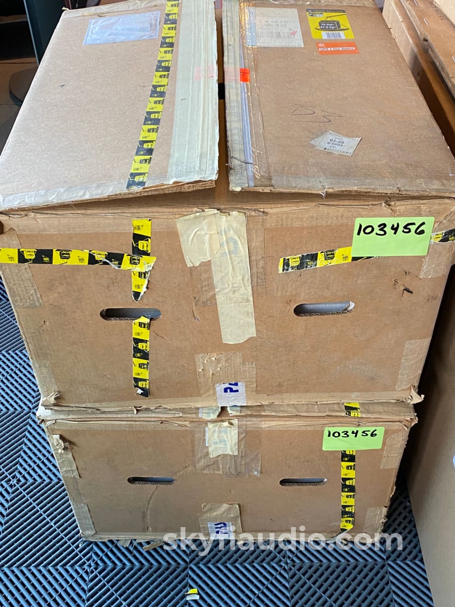 Pass Labs X600 Monoblocks 600W Of Clean Power Amplifier