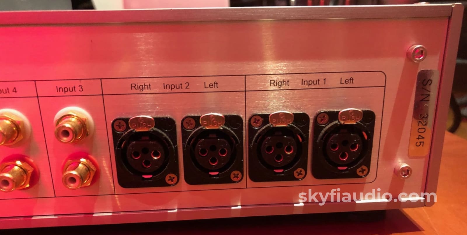 Pass Labs Xp-10 Line Level Preamp With Remote - Like New And Complete Preamplifier
