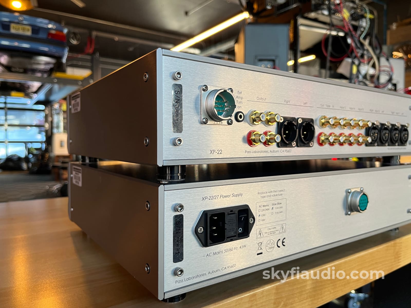 Pass Labs XP-22 Dual Chassis Analog Preamplifier Preamplifier