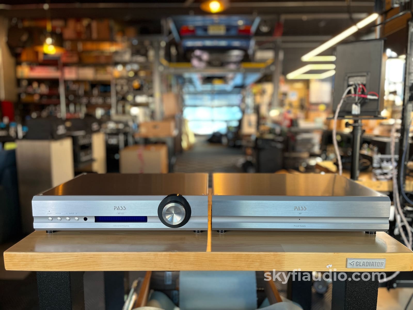 Pass Labs XP-22 Dual Chassis Analog Preamplifier Preamplifier