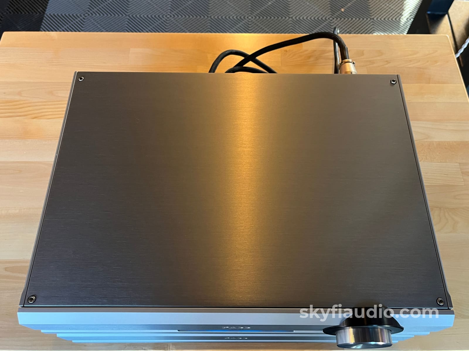 Pass Labs XP-22 Dual Chassis Analog Preamplifier Preamplifier