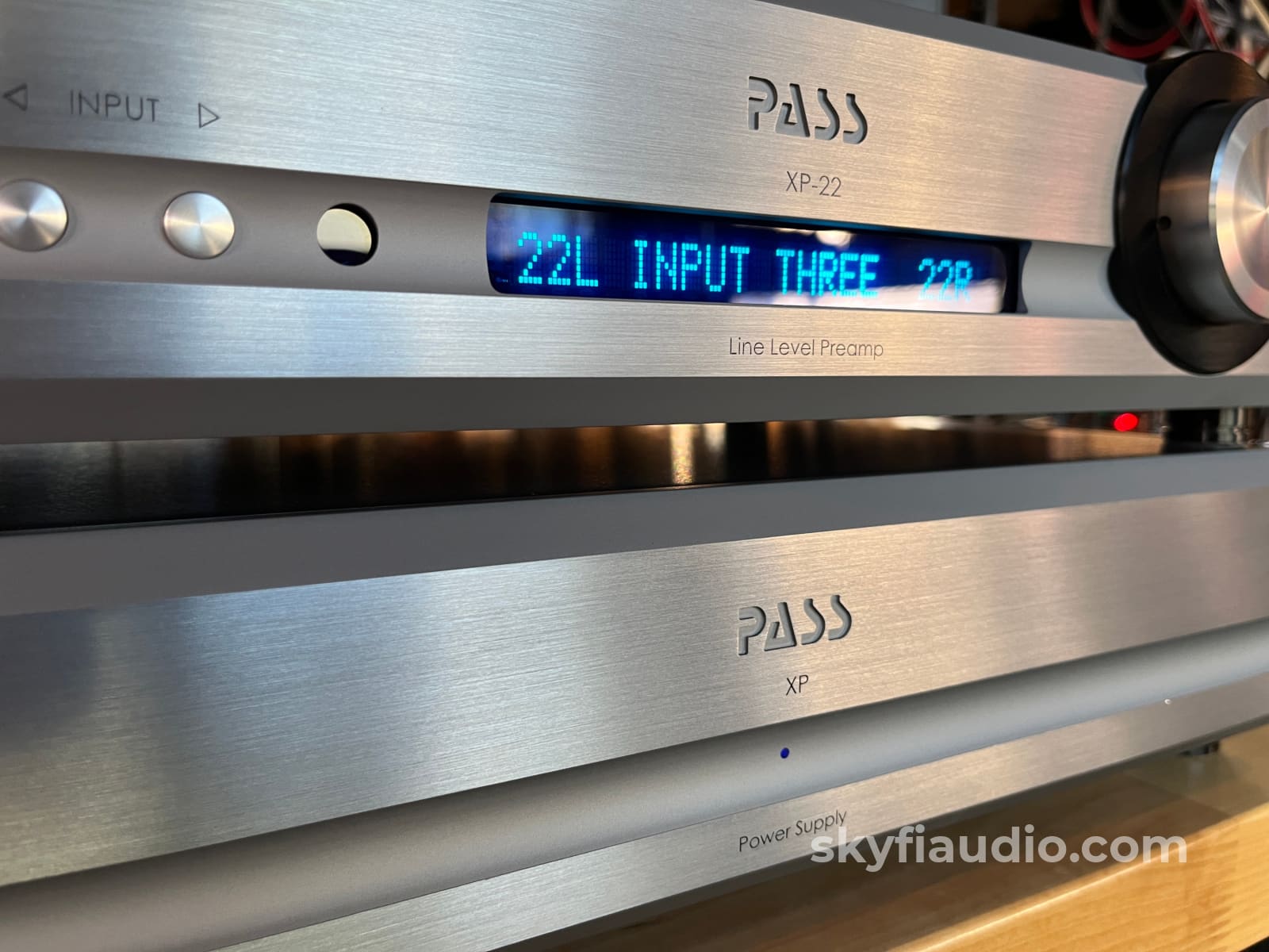 Pass Labs XP-22 Dual Chassis Analog Preamplifier Preamplifier