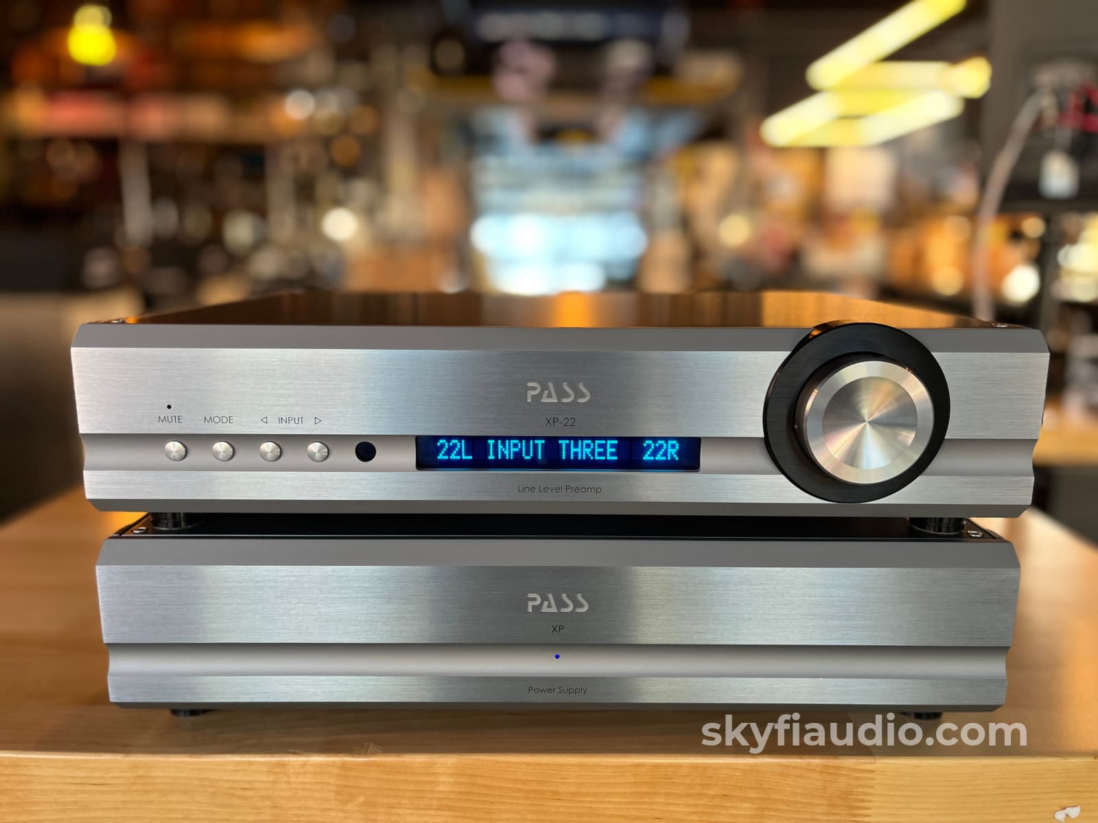 Pass Labs XP-22 Dual Chassis Analog Preamplifier Preamplifier