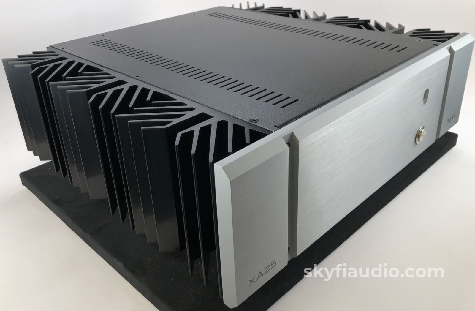 Pass XA25 Class A Amplifier With 25 Glorious Watts