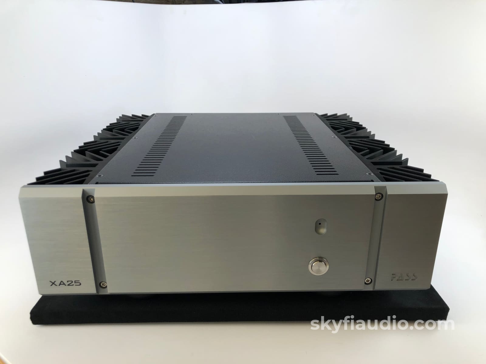 Pass Xa25 Class A Amplifier With 25 Glorious Watts