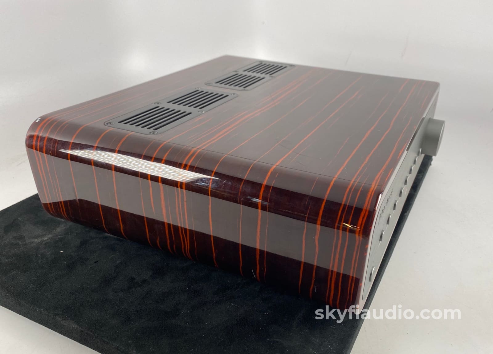 Peachtree Nova150 Integrated Amplifier With Reference Sabre Dac