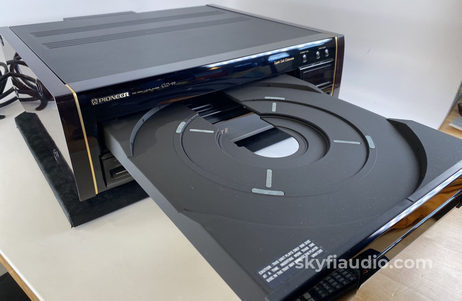 Pioneer Elite Cld-99 Cd/Ld - Plays Both Cds And Lds With Separate Drawers Cd + Digital