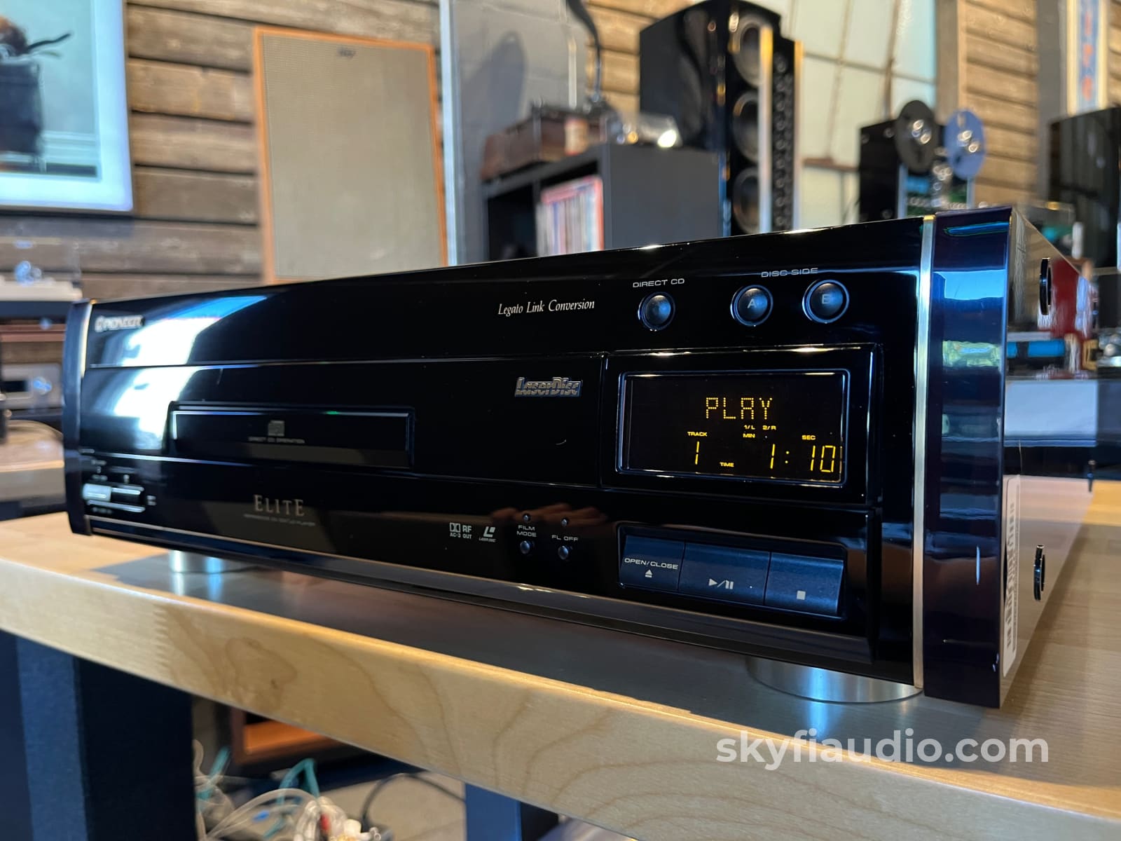 Pioneer Elite CLD-99 LaserDisc Player - With Remote - CD + Digital