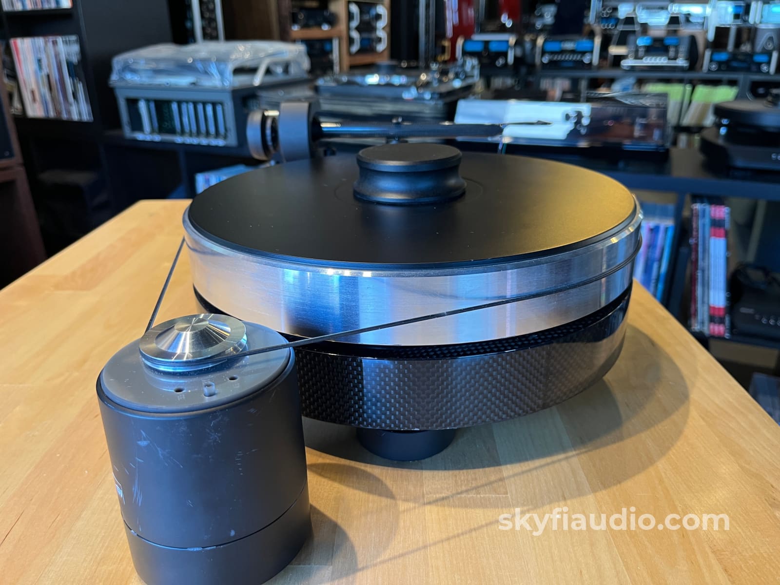 Pro-Ject RPM 9 Carbon Turntable W/ Ortofon X40 Cartridge - EVO Carbon Fiber Tonearm - Turntable