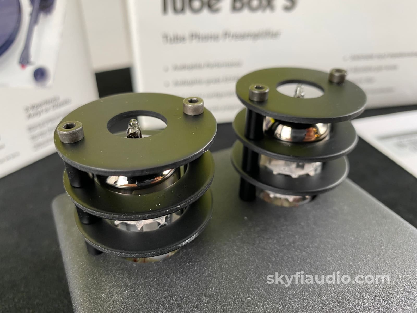 Pro-Ject Tube Box S - Mm/Mc Phono Preamp W/Tube Output Stage Preamplifier