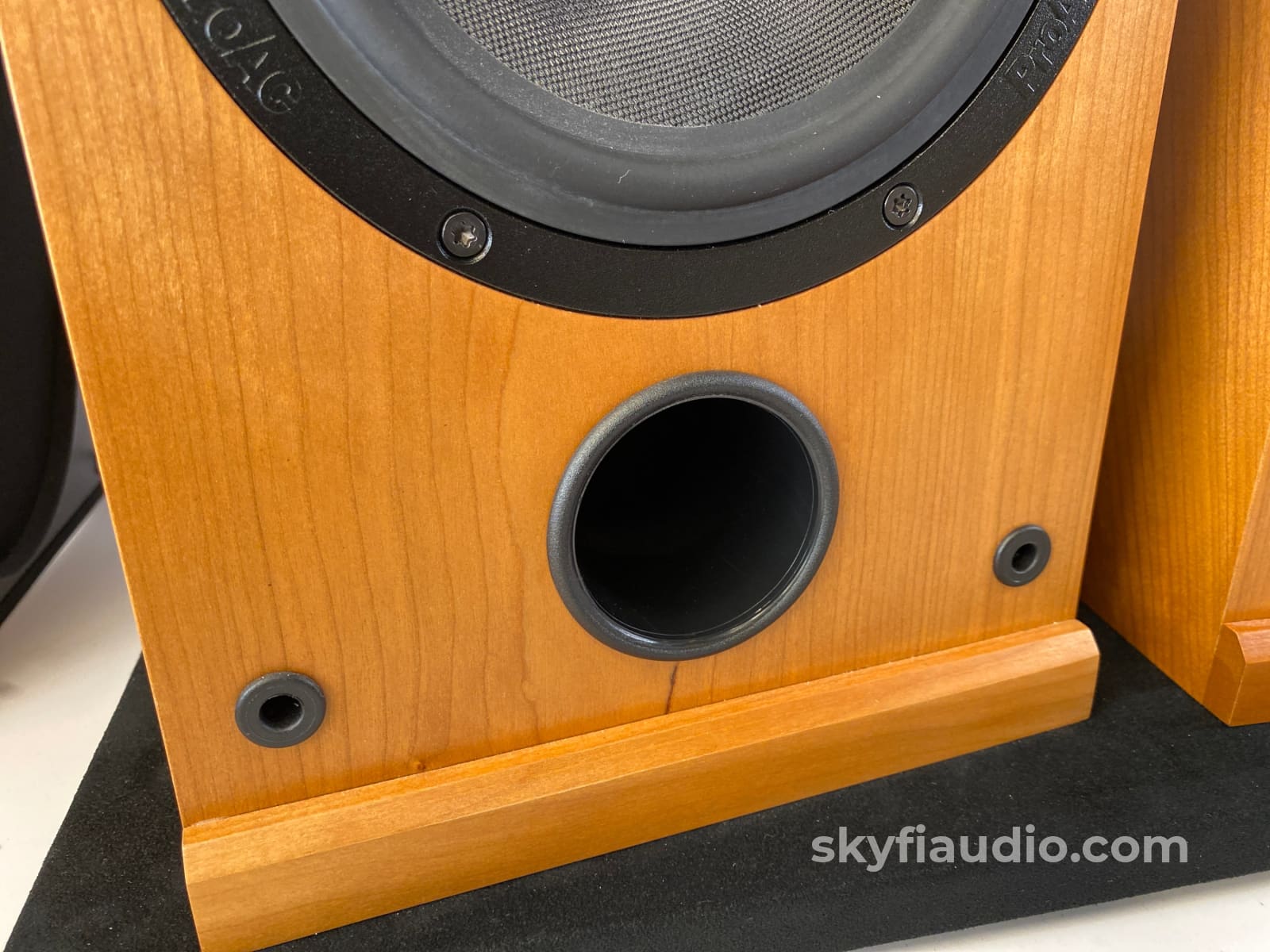 Proac Response D2R Speakers Featuring Ribbon Tweeters - Complete Set