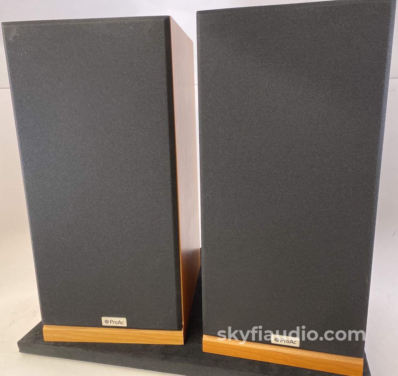 Proac Response D2R Speakers Featuring Ribbon Tweeters - Complete Set