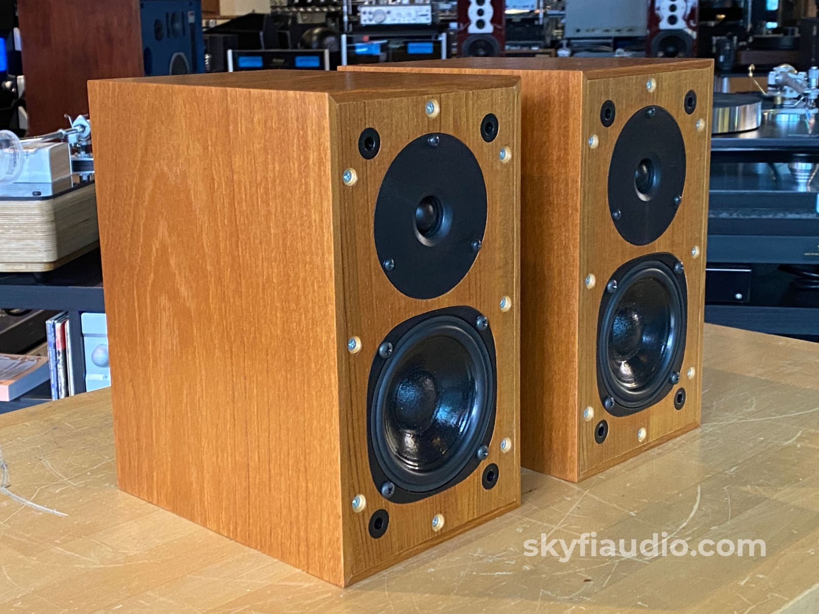 Proac Super Tablette Bookshelf Speakers - Survivors