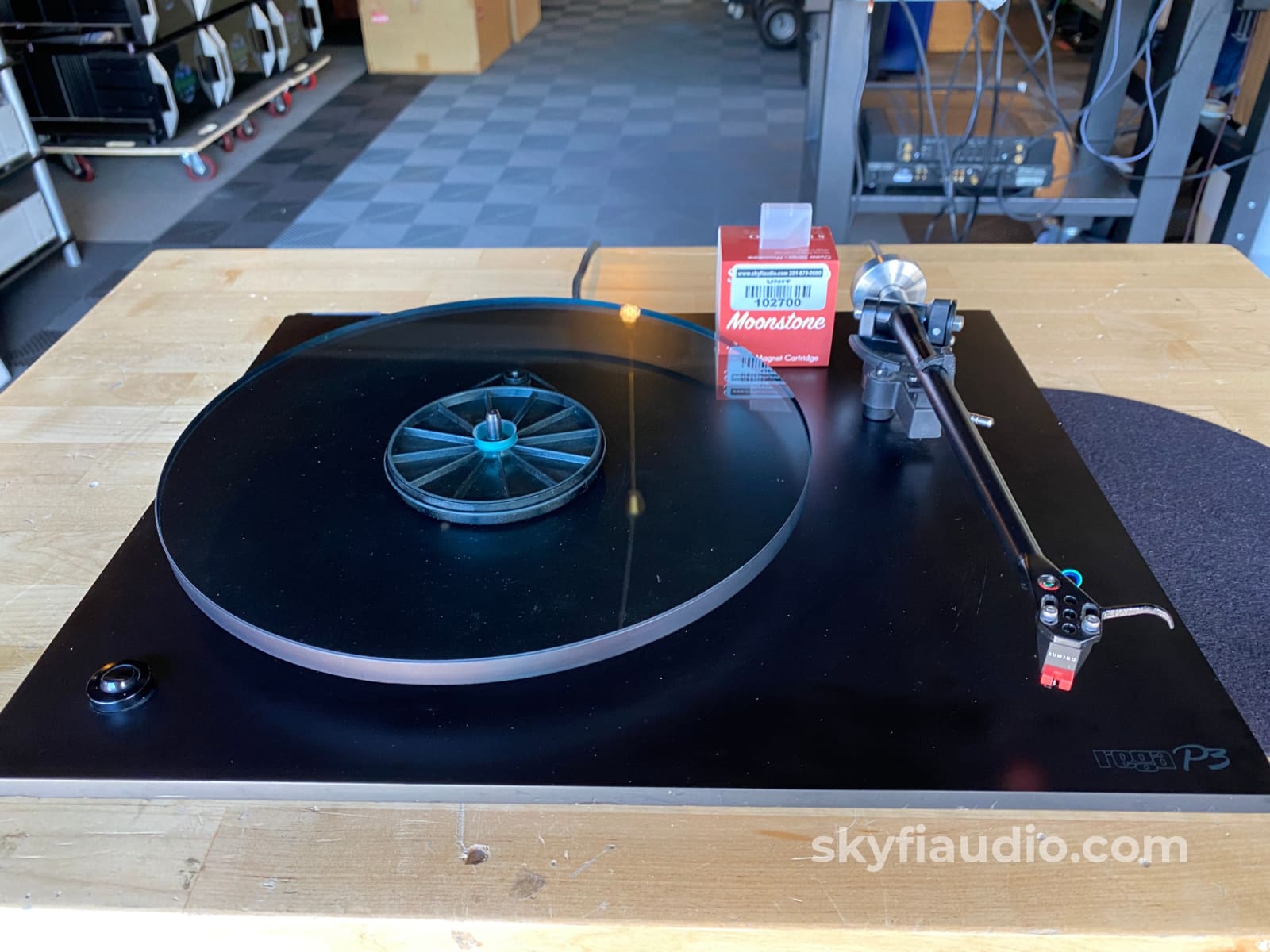 Rega Planar 3 (P3) Turntable Fitted With New Sumiko Moonstone
