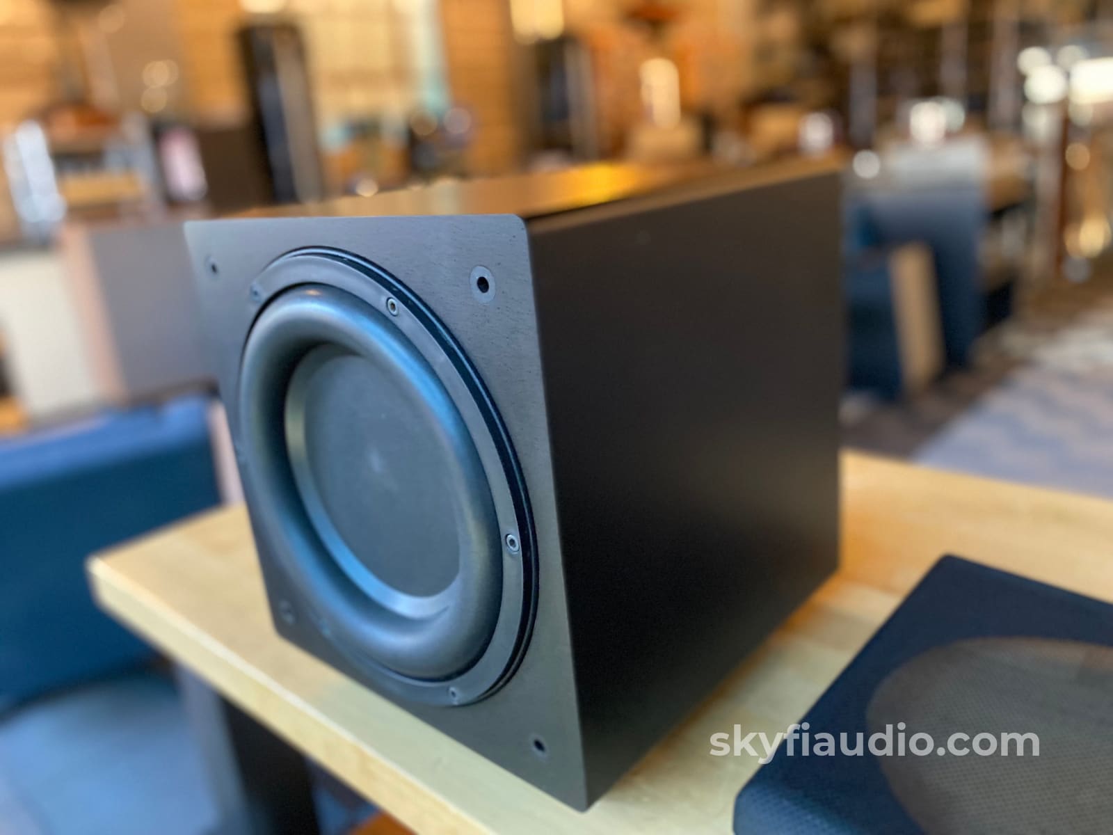 Rel Acoustics Q201E 10 200W Powered Subwoofer Speakers