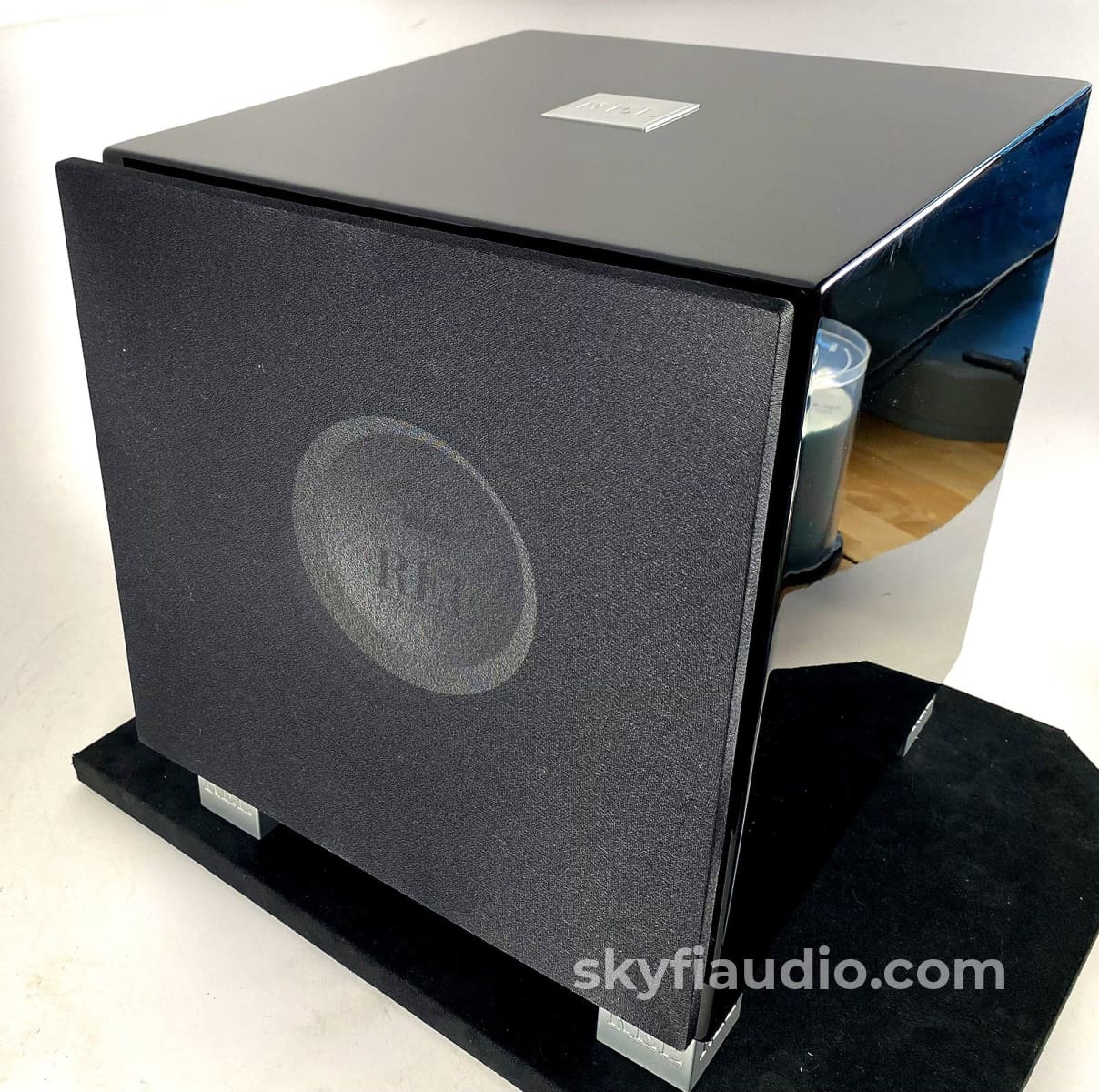 Rel Acoustics T/7I Powered Subwoofer 200W Class A/B Design Amplifier 8 Driver Speakers