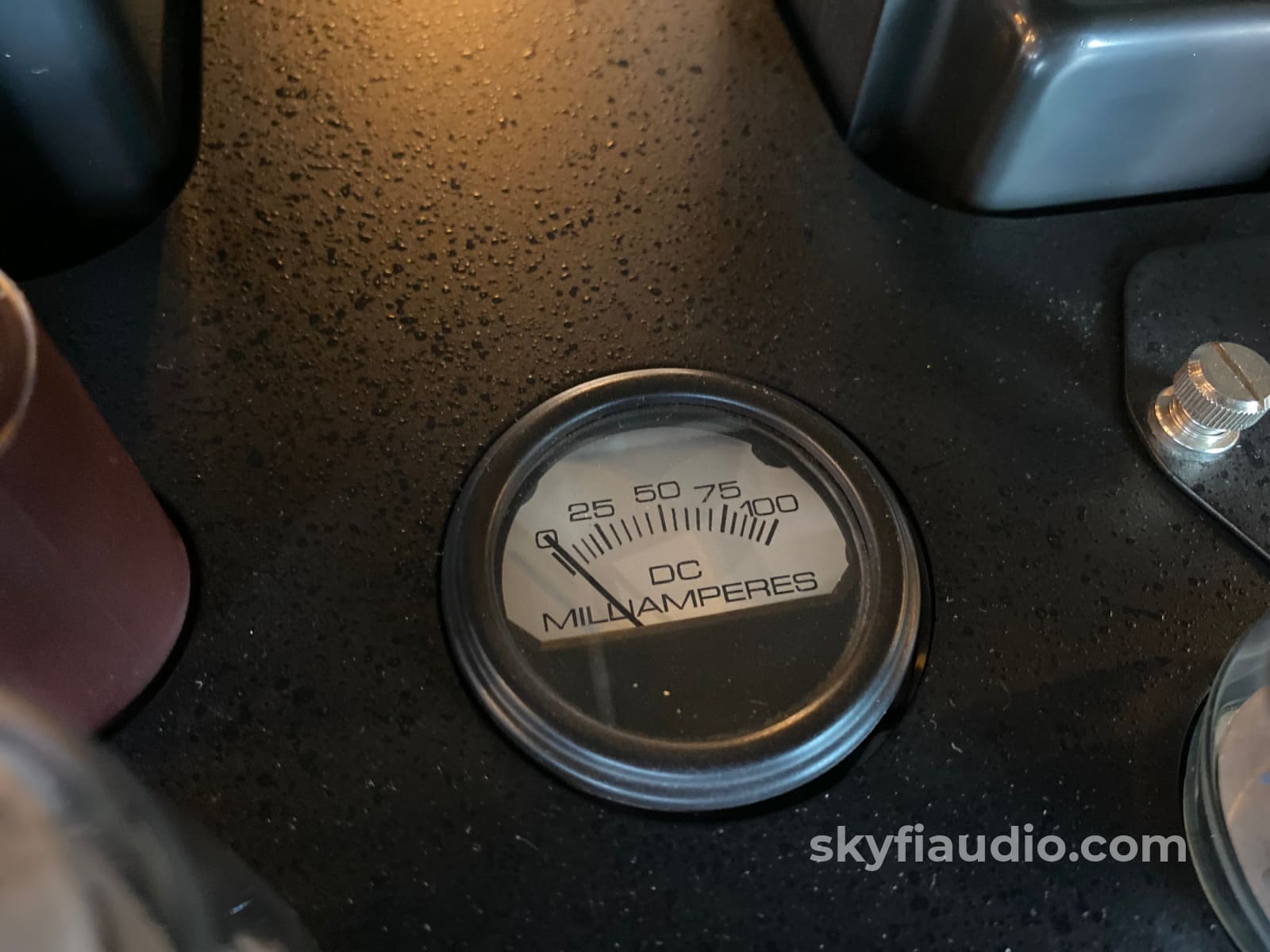 Rogue Audio Cronus Magnum Tube Integrated W/Solid State Phono Stage Amplifier