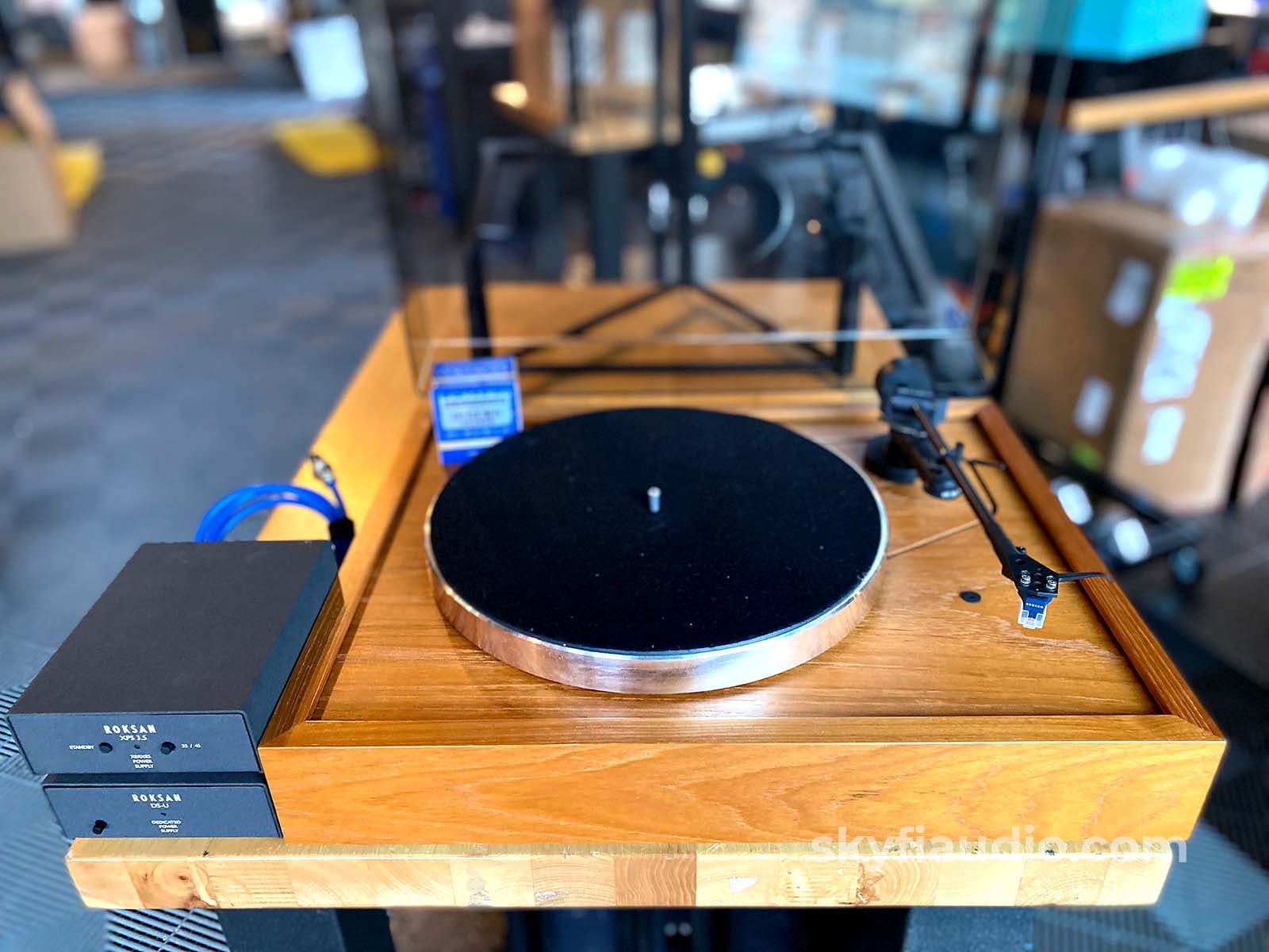 Roksan Xerxes Turntable Package With Power Stand And New Sumiko