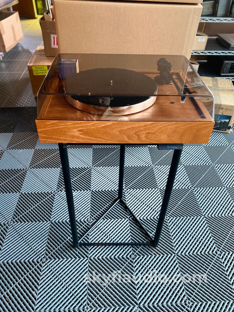 Roksan Xerxes Turntable Package With Power Stand And New Sumiko
