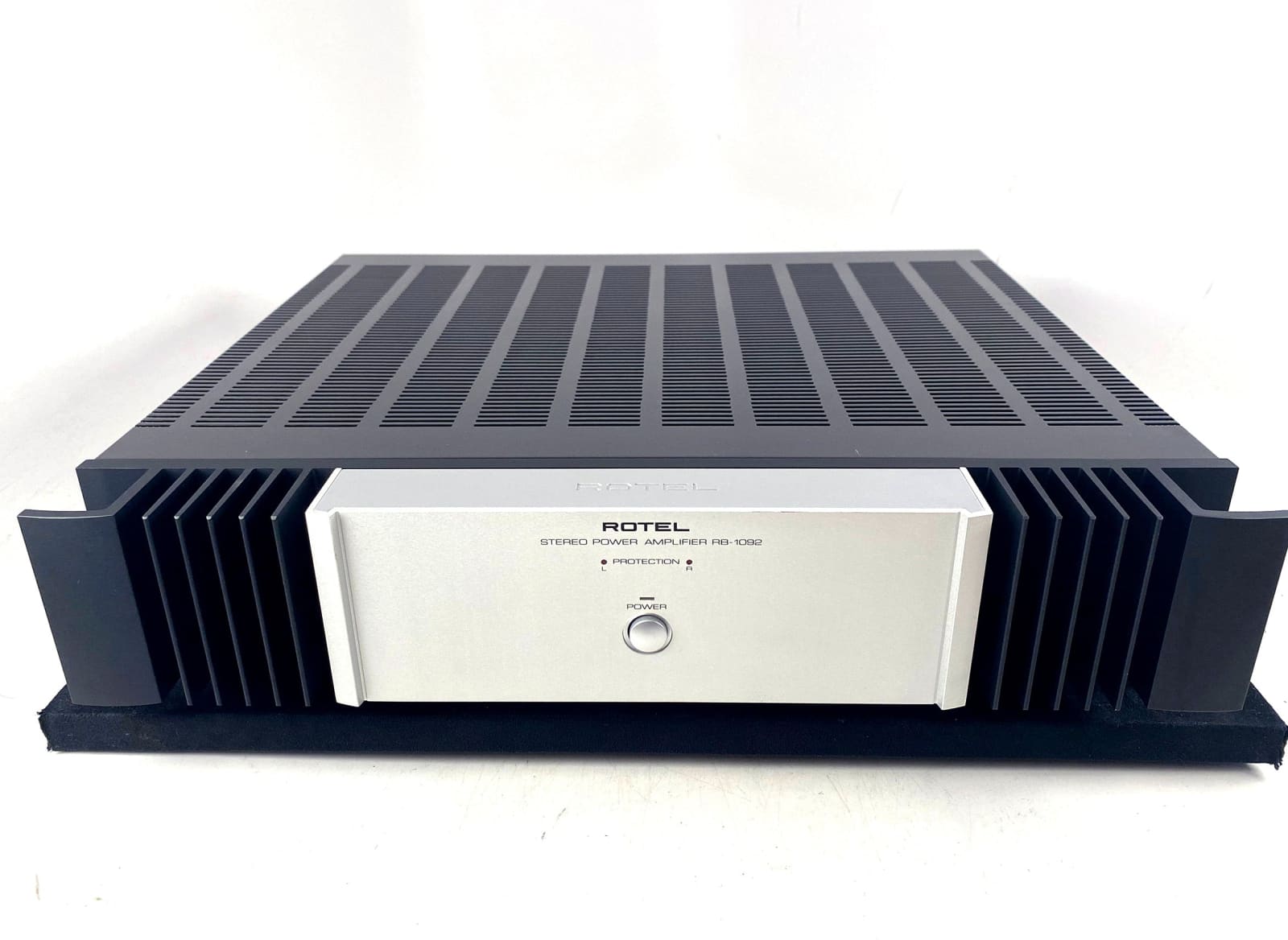 Rotel Rb-1092 Stereo Amplifier Fully Tested 500 Watts Rms @ 8 Ohms