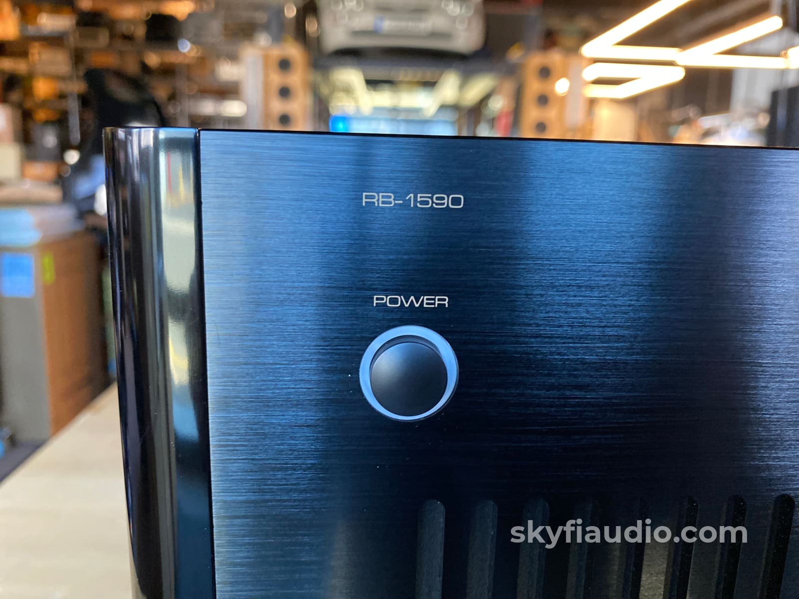 Rotel Rb-1590 Stereo Amplifier 2 X 350 Watts