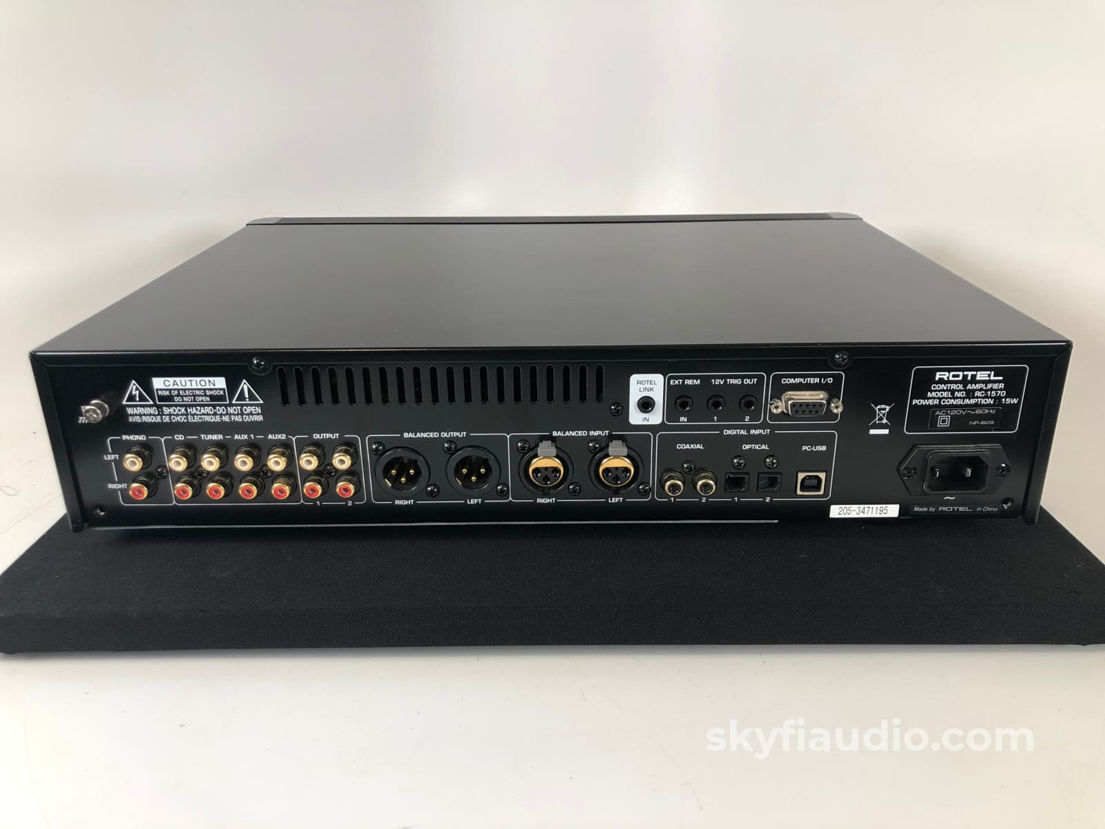 Rotel Rc-1570 Preamp/Dac With Phono Input Preamplifier