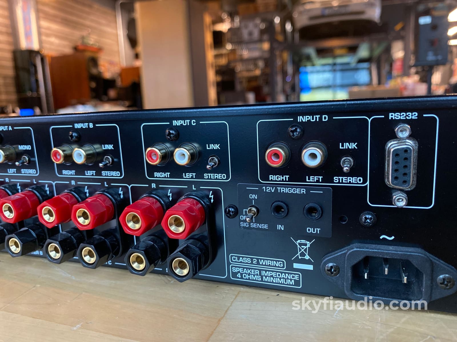 Rotel Rkb-850 Amplifier 8 X 50W