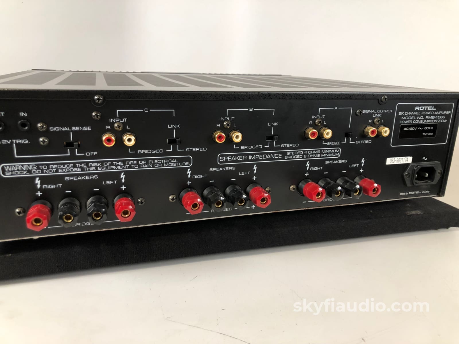Rotel Rmb-1066 Six Channel Solid State Amplifier