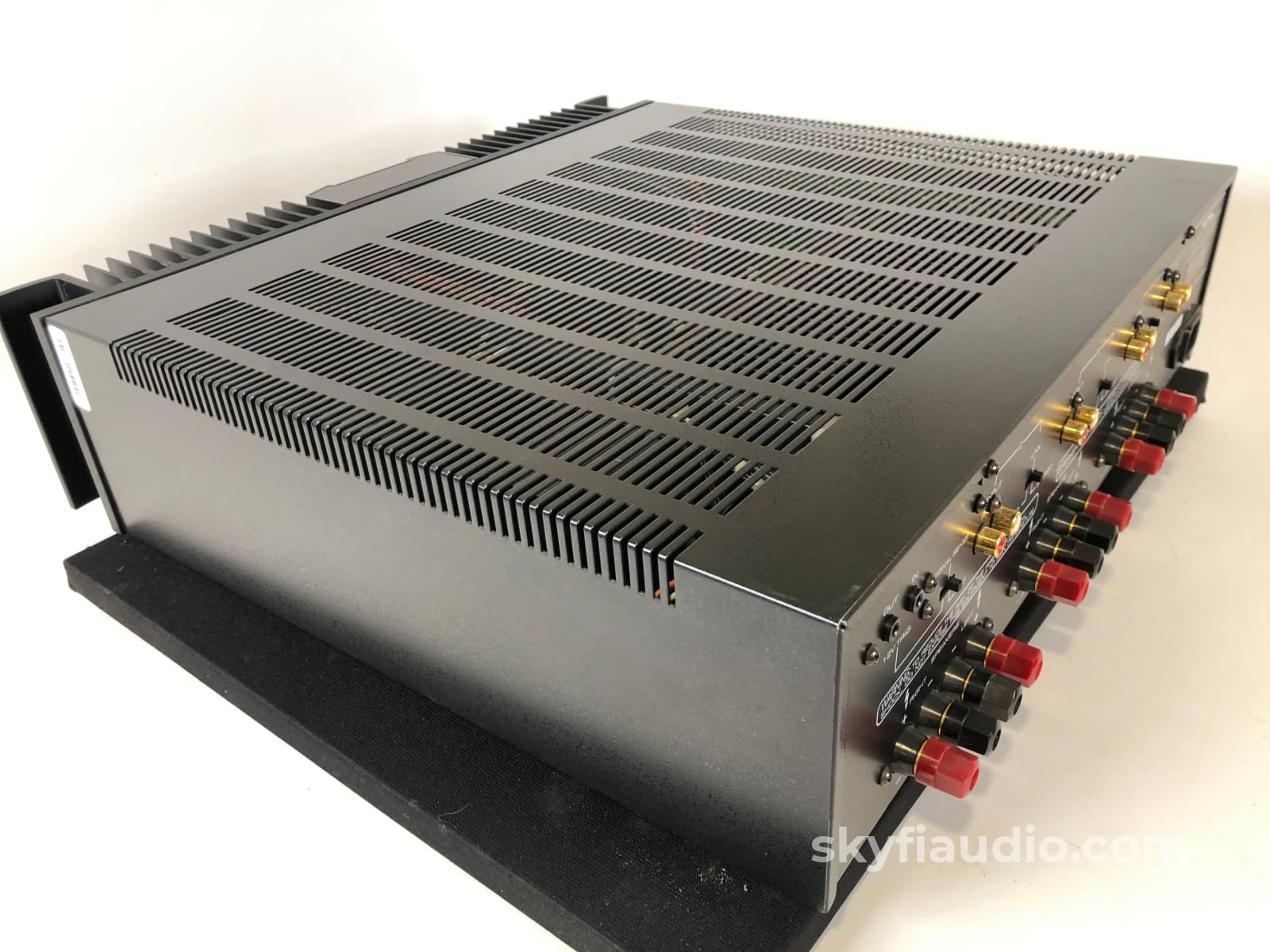 Rotel Rmb-1066 Six Channel Solid State Amplifier
