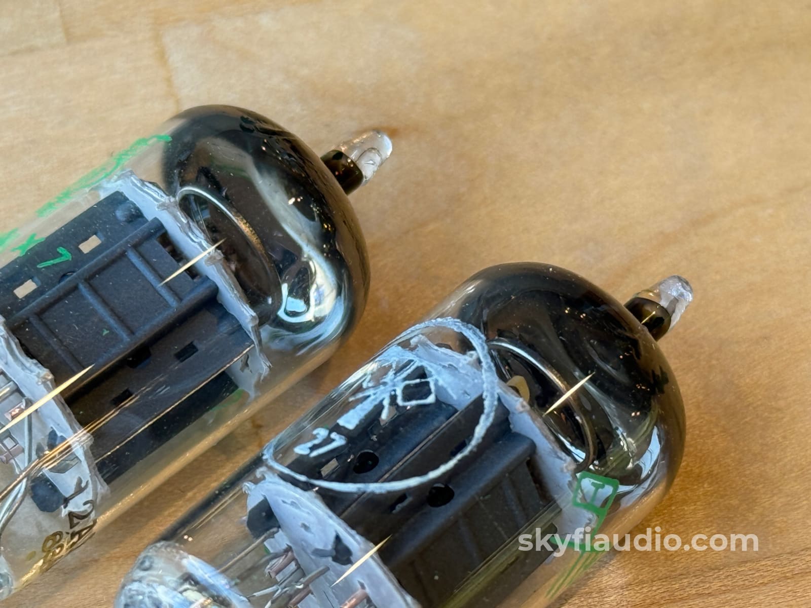 RT La Radiotechnique 12AX7 Pair - Balanced Triodes - Made in France Accessory