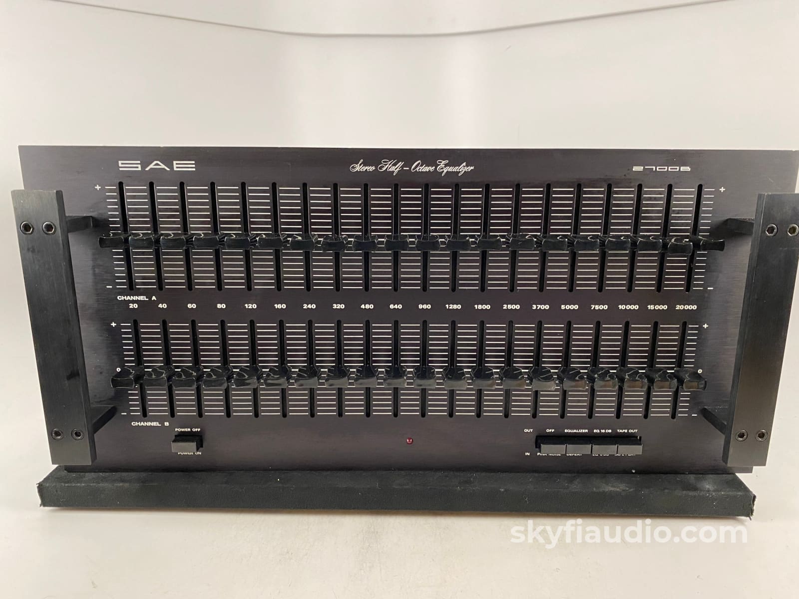 Sae 2700B Stereo Half-Octave Equalizer Eq - Wow