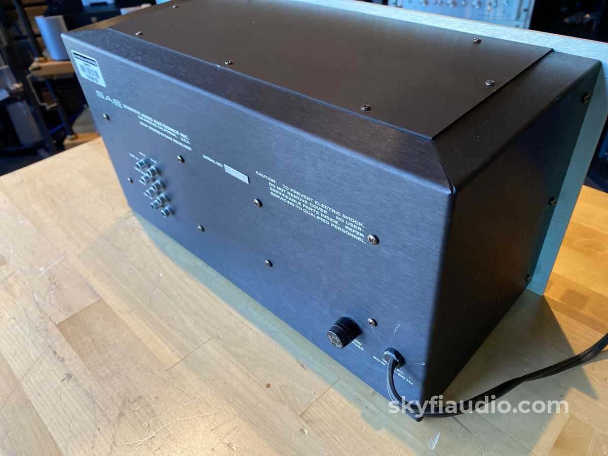 Sae 4 Piece Vintage System In Wood Cabinets - Wow!