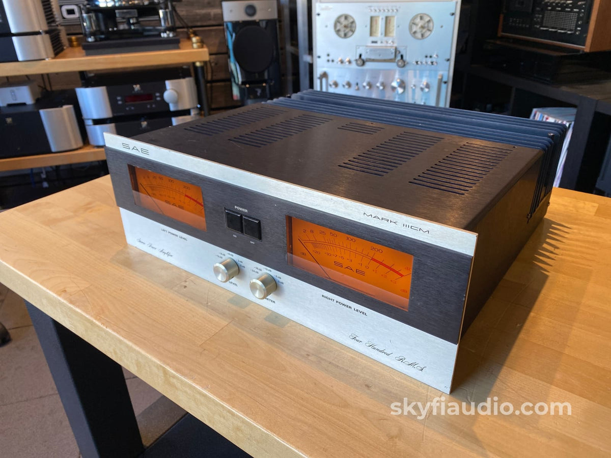 Sae 4 Piece Vintage System In Wood Cabinets - Wow!