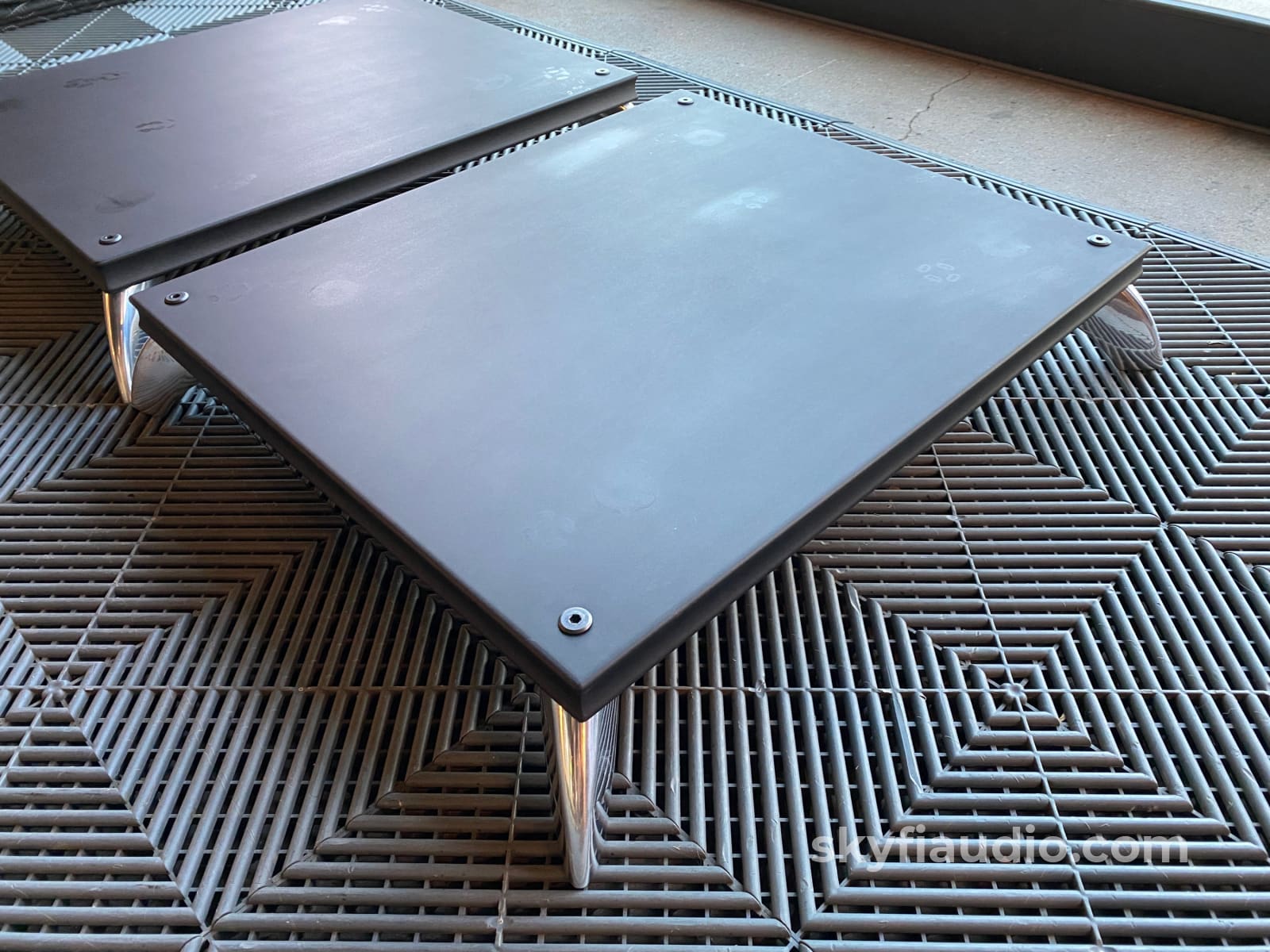 Salamander Designs Synergy Amplifier Stands (Pair) Great For Mcintosh Amplifiers! Accessory