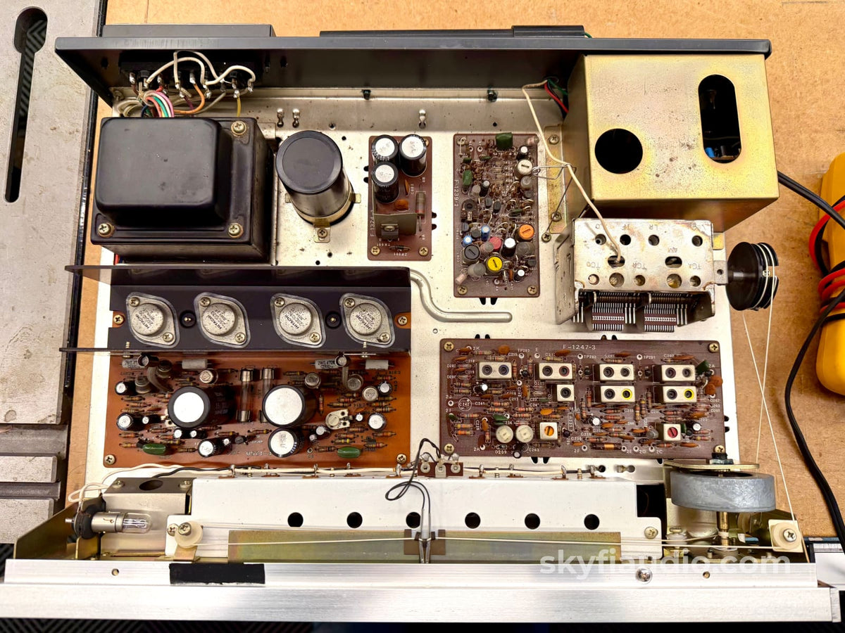 Sansui 350A Vintage and Classic Stereo Receiver - 20 WPC with Phono - Integrated Amplifier