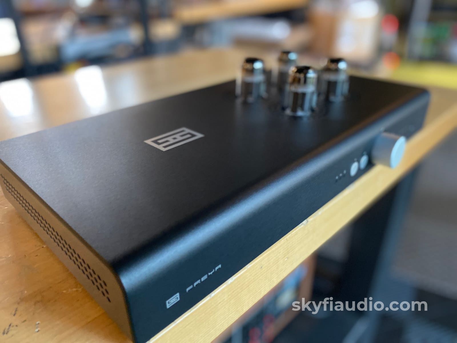 Schitt Audio Freya + Tube Preamp With Remote Preamplifier