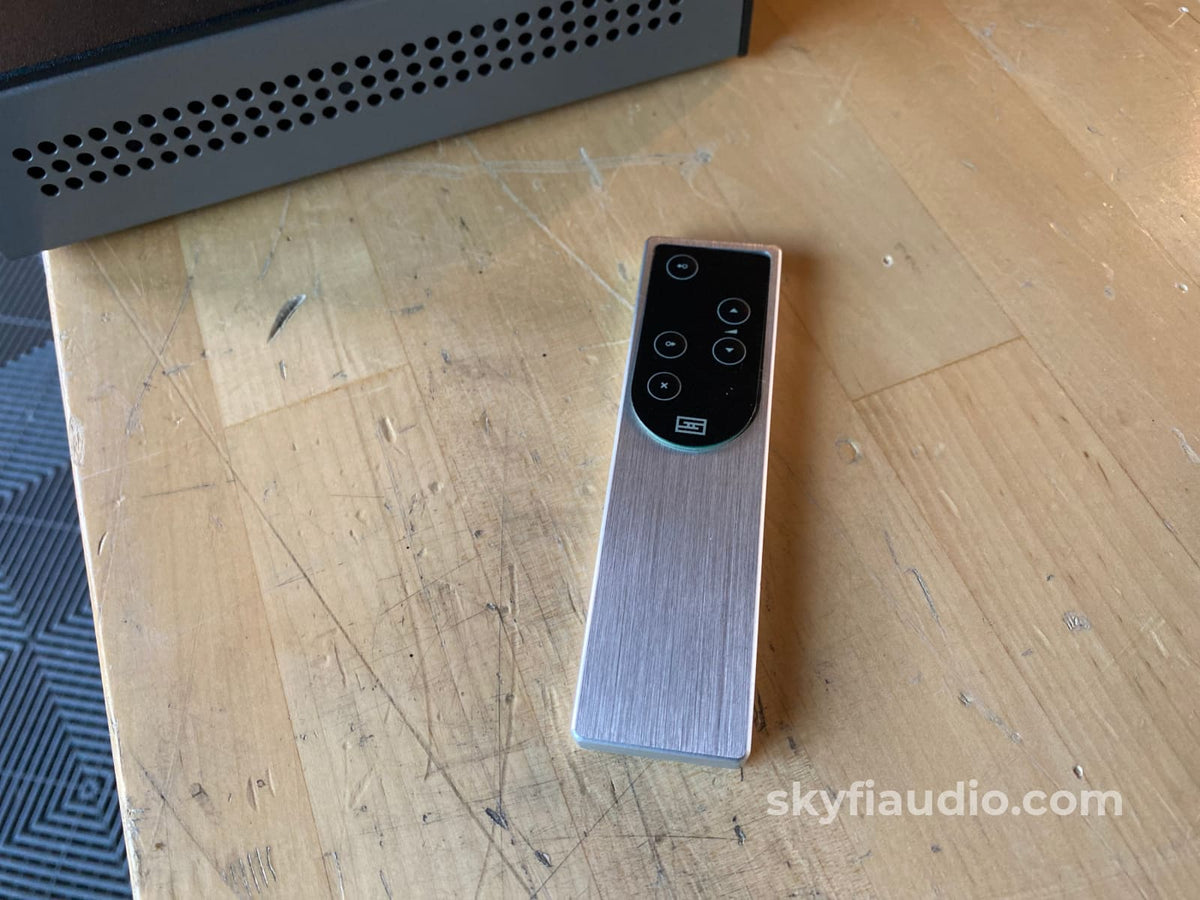 Schitt Audio Freya + Tube Preamp With Remote Preamplifier