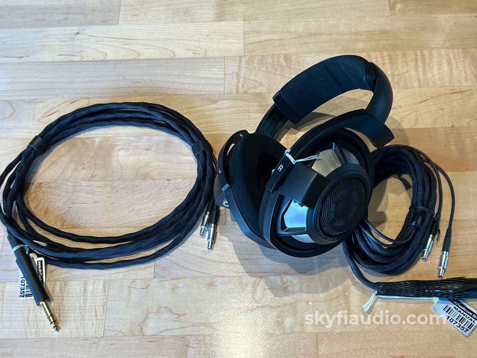 Sennheiser HD 800 Reference Open Back Headphones Headphones