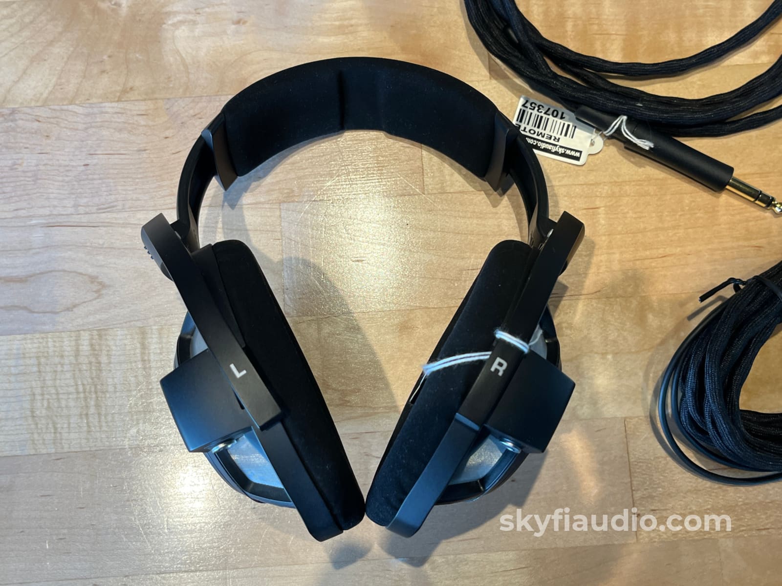 Sennheiser HD 800 Reference Open Back Headphones Headphones