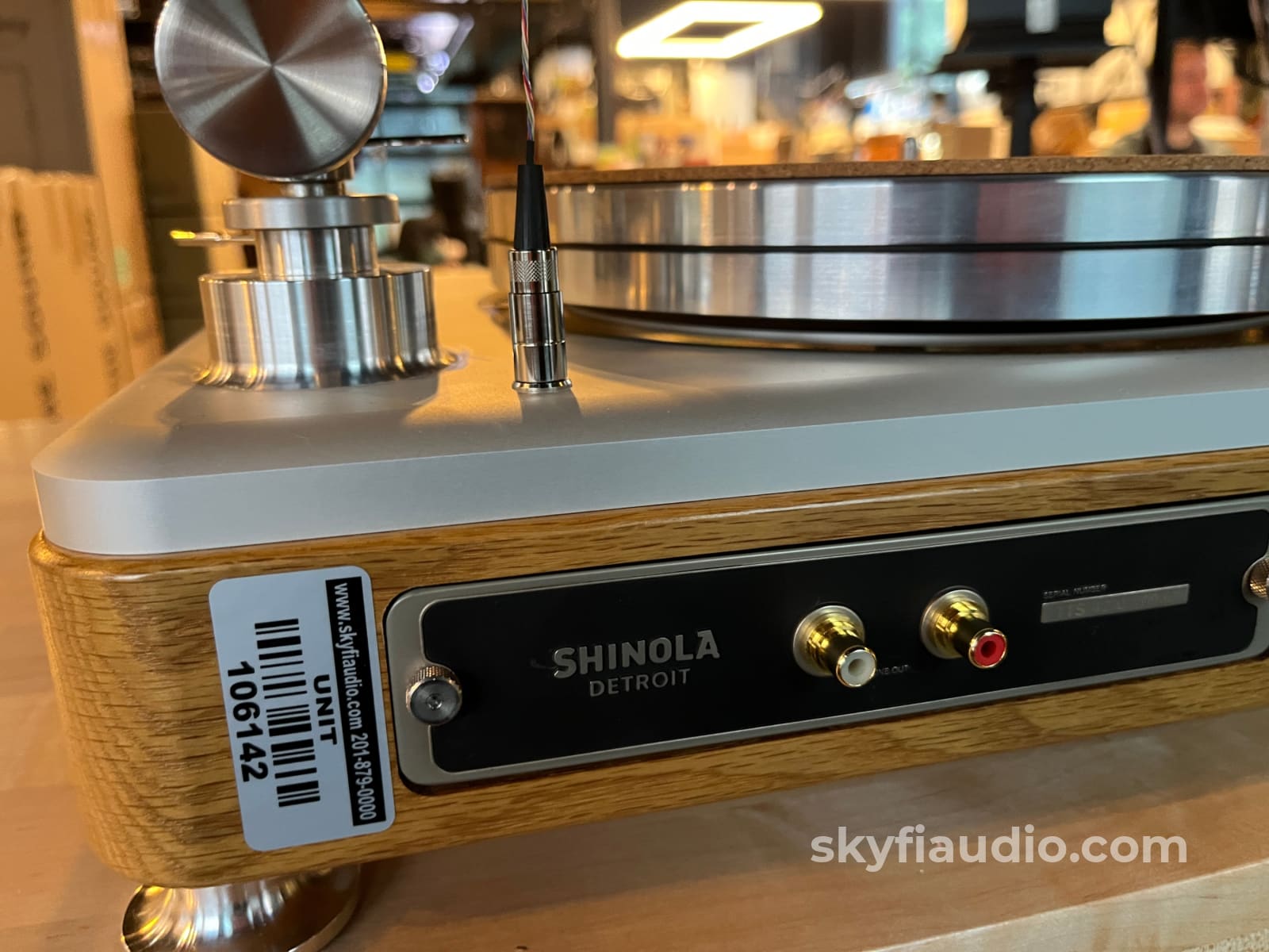 Shinola Runwell Turntable (White Oak) Turntable