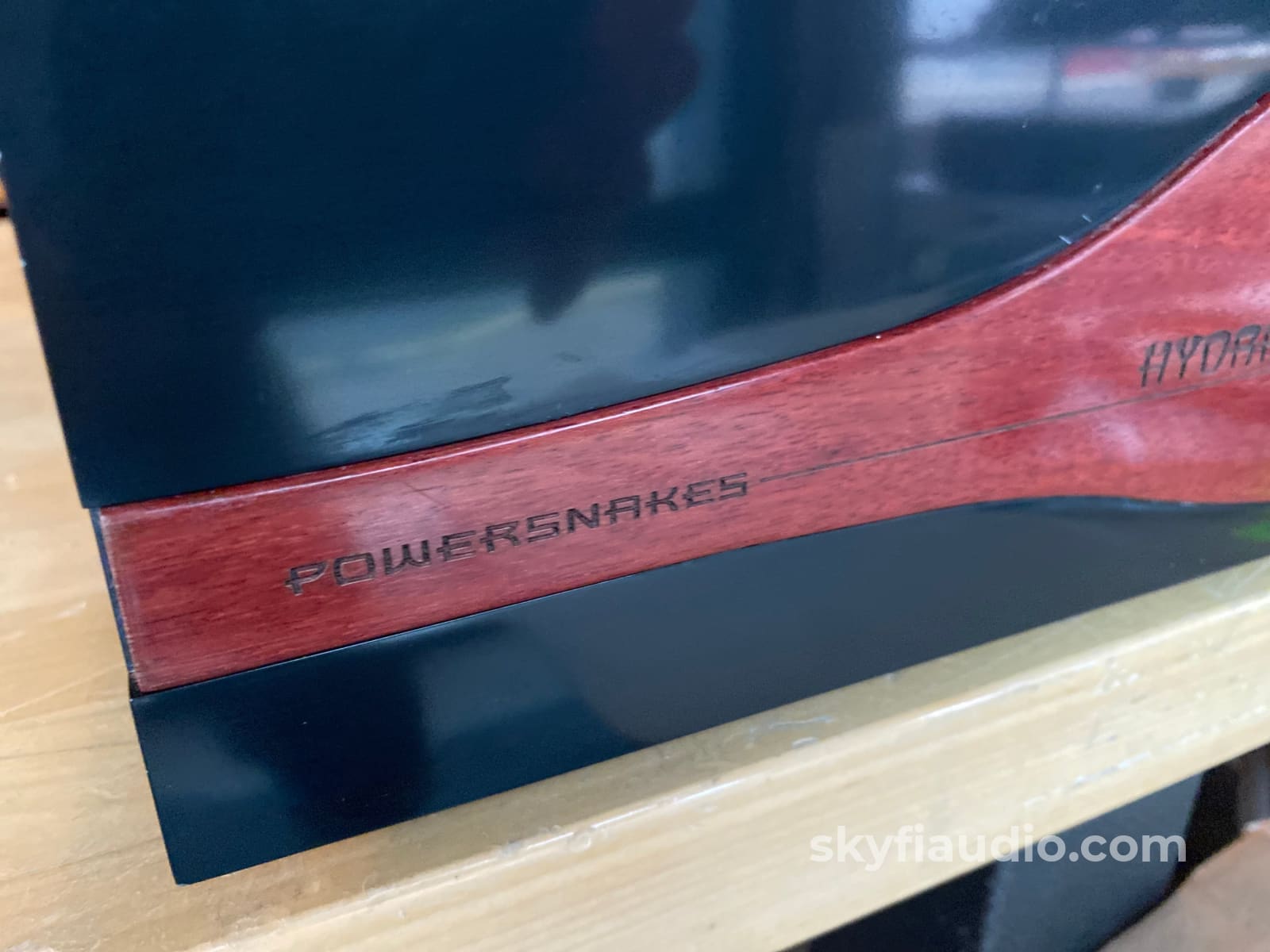 Shunyata Hydra Powersnakes Power Conditioner - Original Wood Version