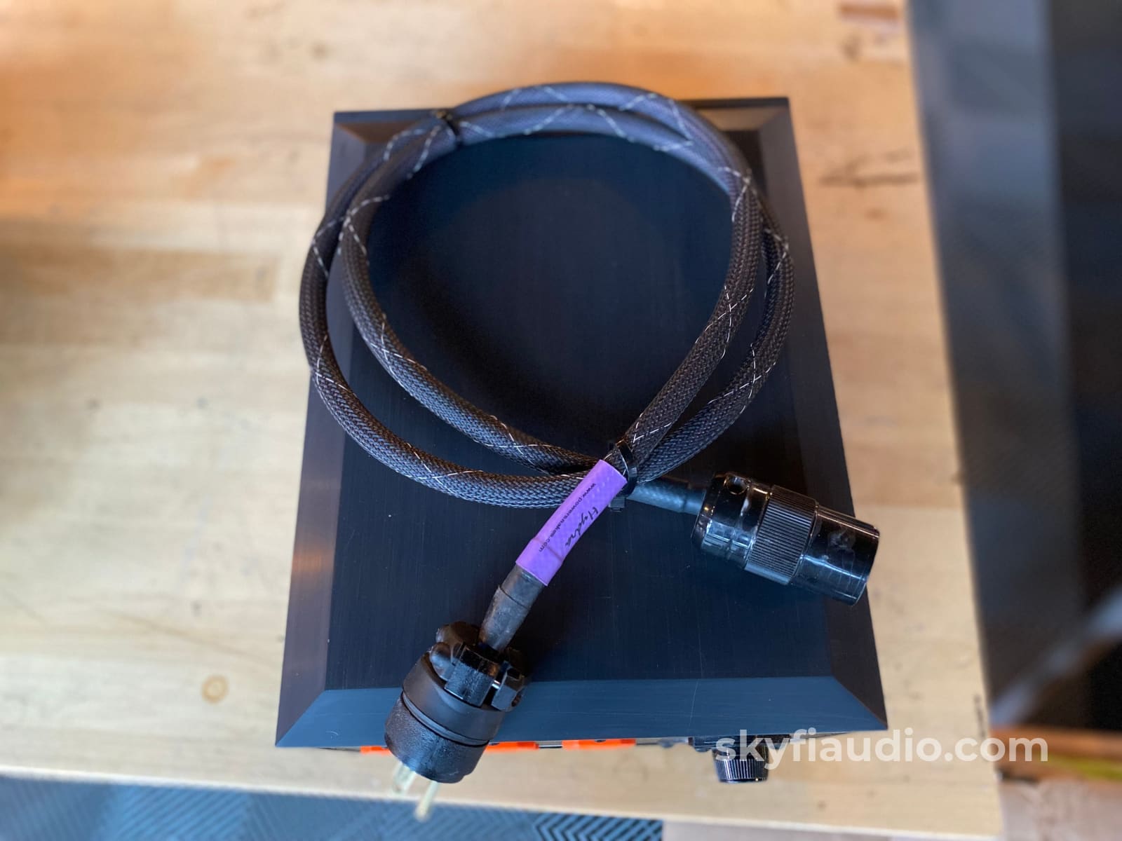 Shunyata Hydra Powersnakes Power Conditioner - Original Wood Version