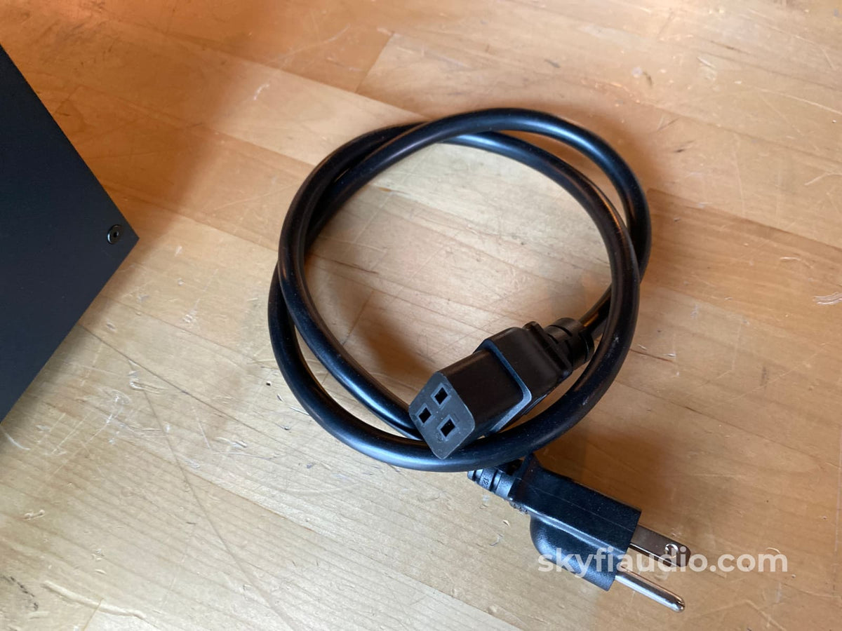 Shunyata Hyda V-Ray Power Conditioner