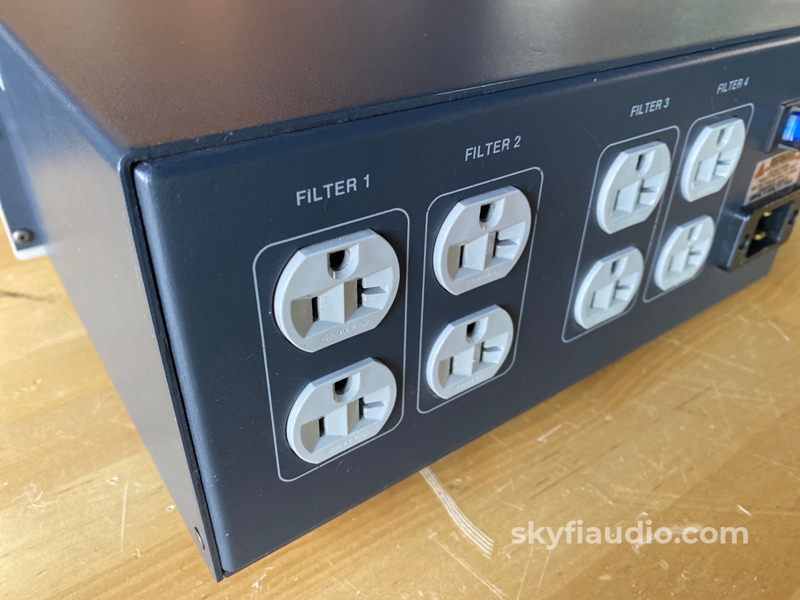 Shunyata Hydra V-Ray Power Conditioner